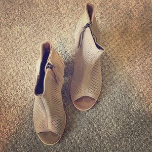 Toms Tan Heels
